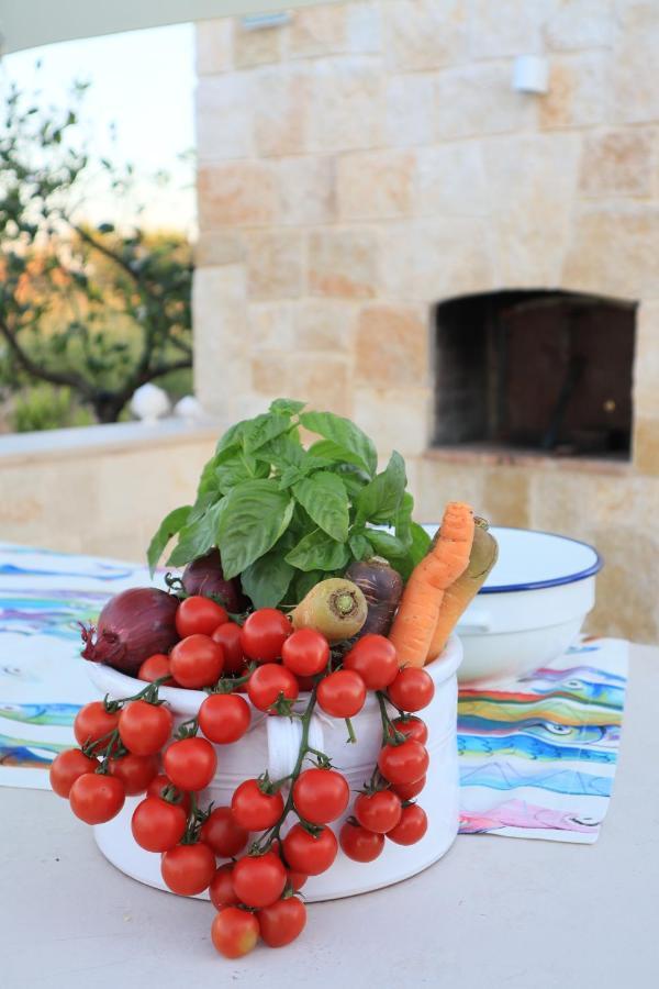 Malia Holiday Villa كونفيرسانو المظهر الخارجي الصورة